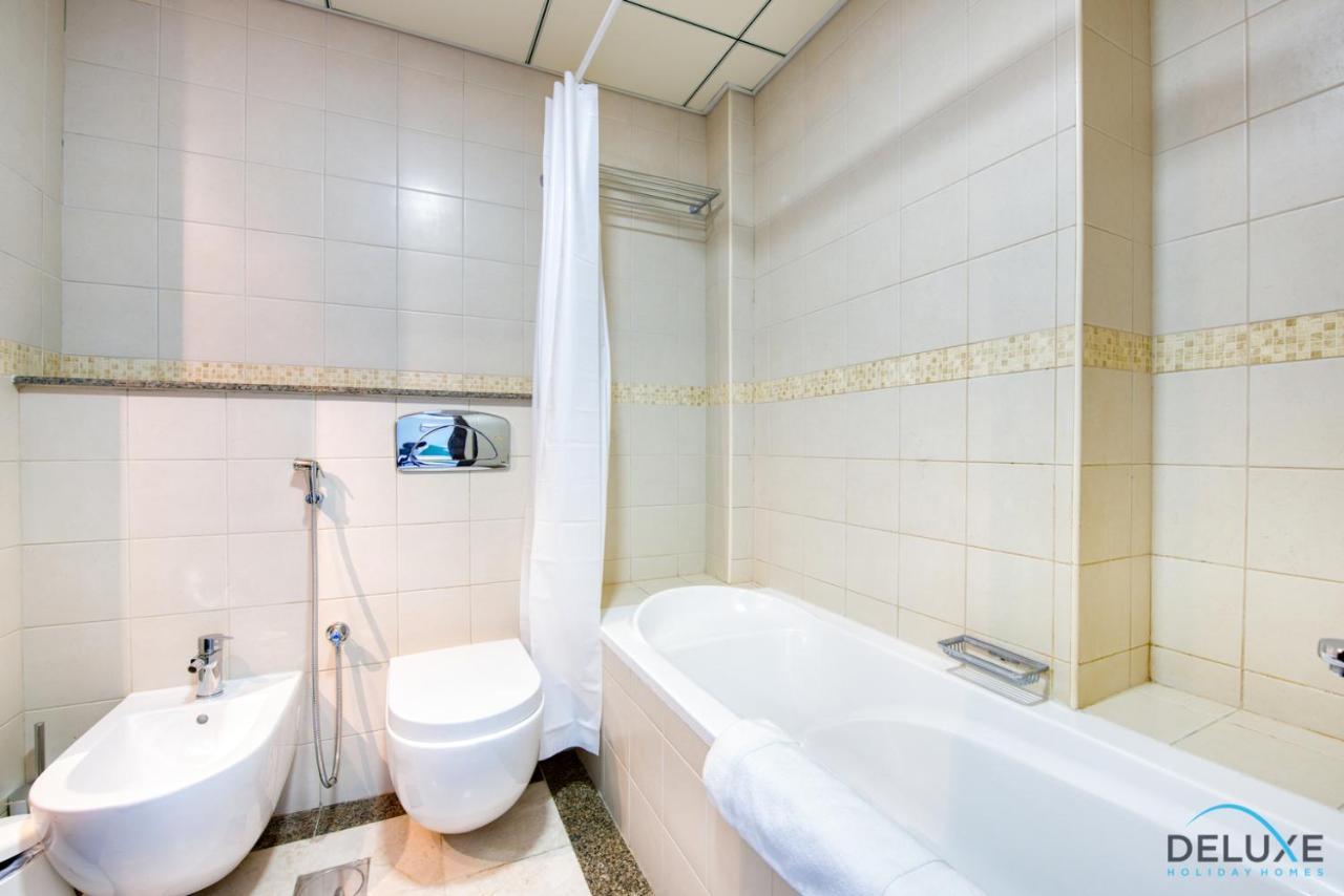 Overlooking Marina Canal 1Br Close To Mall, Promenade & Beach, Bay Central 1, Dubai Marina By Deluxe Holiday Homes المظهر الخارجي الصورة